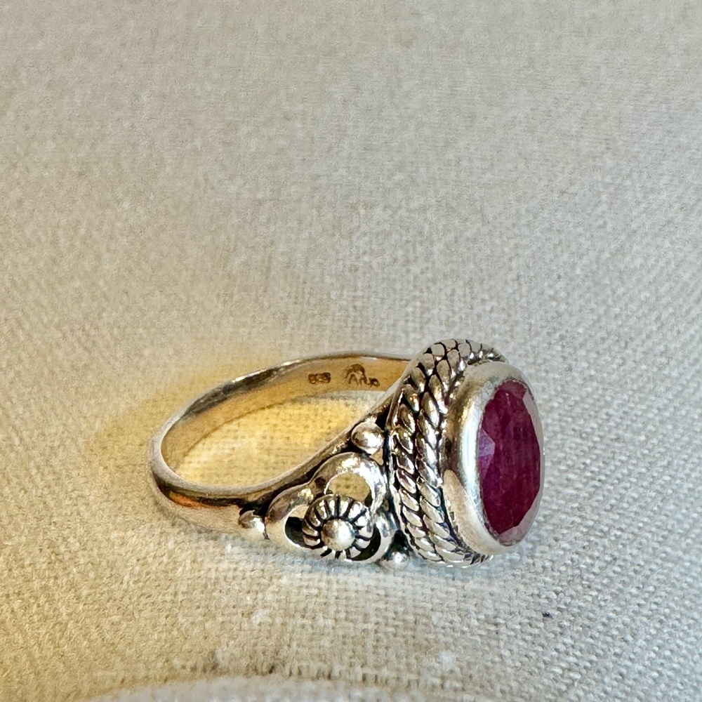 ARYO 925 STERLING SILVER AND NATURAL OVAL RUBY RING - Picture 3 of 8